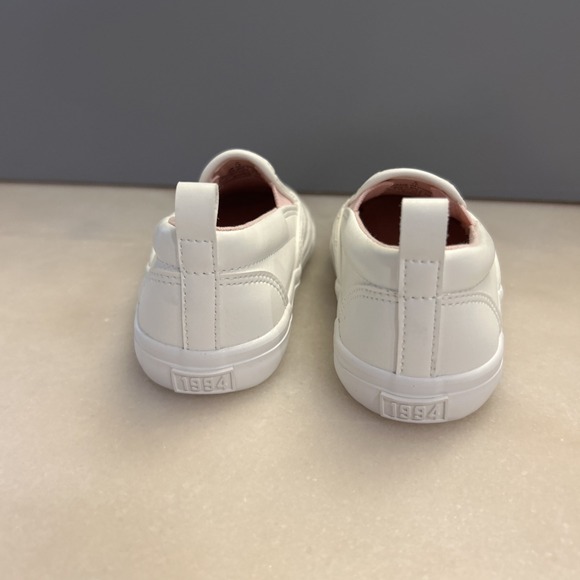 Old Navy Toddler Girls Rainbow Star Perforated White Slip On Sneakers Sz 8 NWOT - Picture 7 of 9